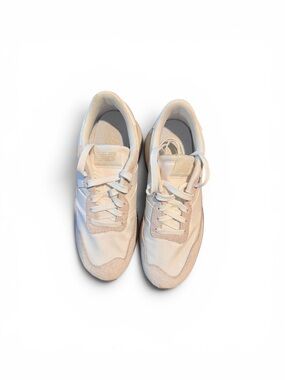 New Balance Women's Cream/Beige Everyday Sneakers